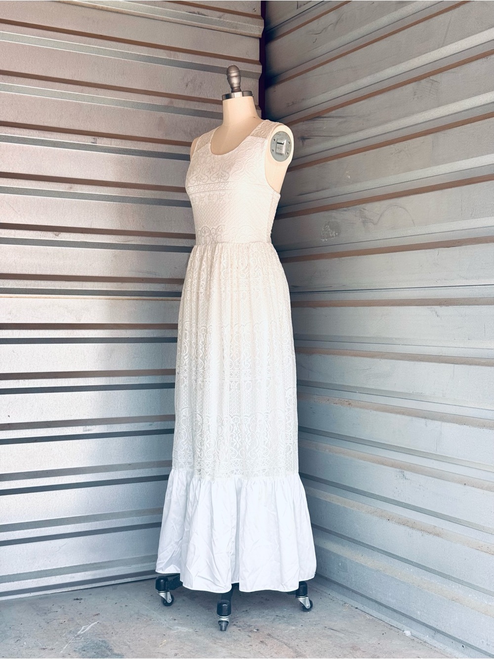 Bohemian Lace Romantic Casual Wedding Elopement dress with criss cross back S